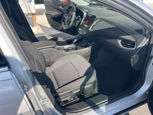 Used 2022 Chevrolet Malibu LT image 24