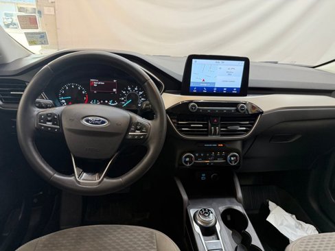 Used 2021 Ford Escape SE w/ SE Sport Appearance Package image 8
