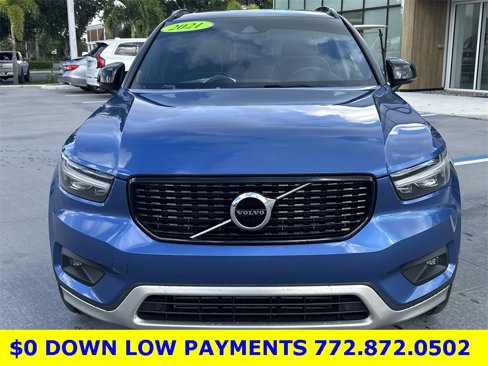 Used 2021 Volvo XC40 T5 R-Design image 3