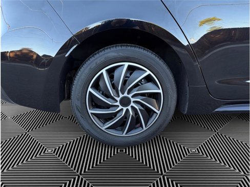 Used 2023 Toyota Corolla LE image 14