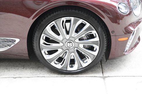 Used 2021 Bentley Continental GT V8 image 26