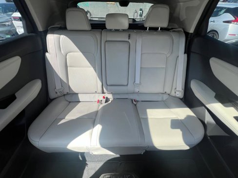 Used 2024 Nissan Ariya FWD image 40