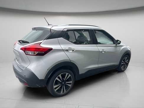 Used 2020 Nissan Kicks SV image 6