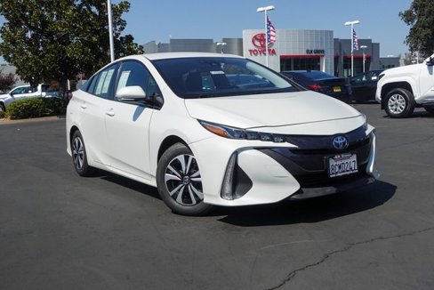 Certified 2017 Toyota Prius Prime Premium image 4