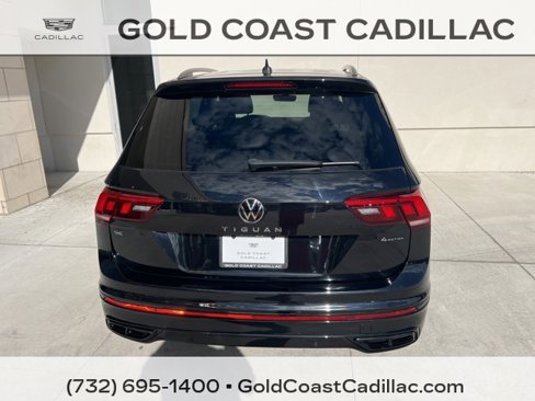 Used 2022 Volkswagen Tiguan SE R-Line image 3