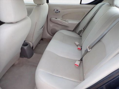 Used 2015 Nissan Versa SV image 8