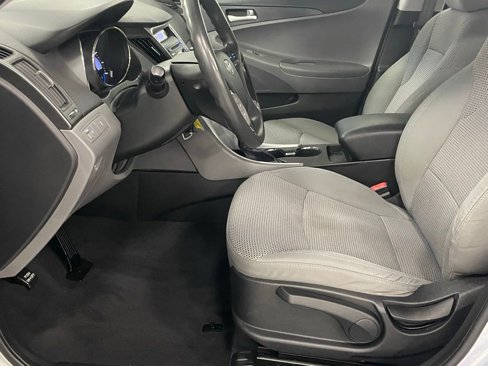Used 2011 Hyundai Sonata GLS image 11