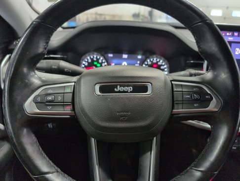 Used 2022 Jeep Compass Latitude image 9