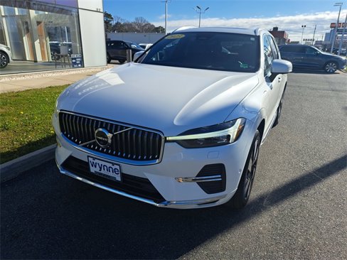 Used 2023 Volvo XC60 T8 Plus w/ Protection Package Premier image 2