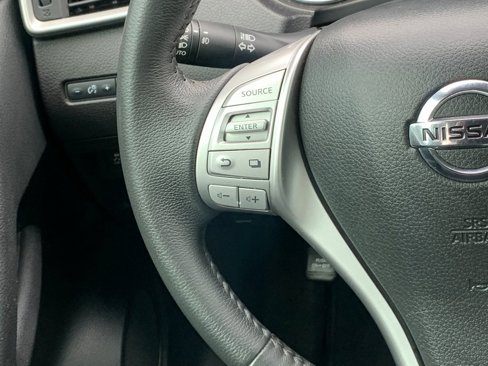 Used 2016 Nissan Rogue SL image 14