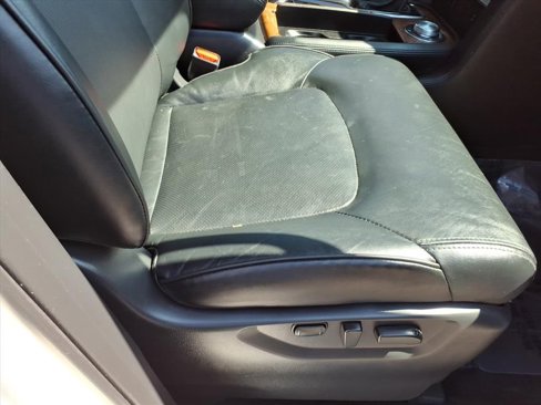 Used 2021 Nissan Armada SL w/ Captain's Chairs Package image 18