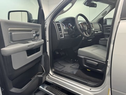 Used 2016 RAM 1500 Classic SLT image 11
