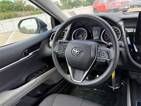 Used 2022 Toyota Camry LE image 11