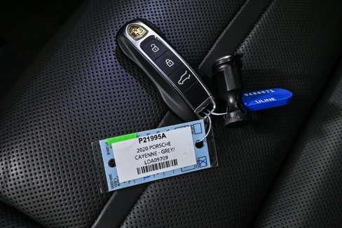 Certified 2020 Porsche Cayenne image 41