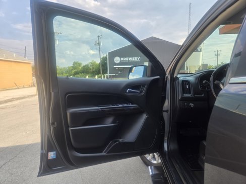 Used 2016 GMC Canyon SLT w/ Driver Alert Package image 4
