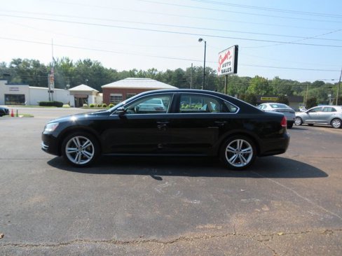 Used 2014 Volkswagen Passat 1.8T SE image 2