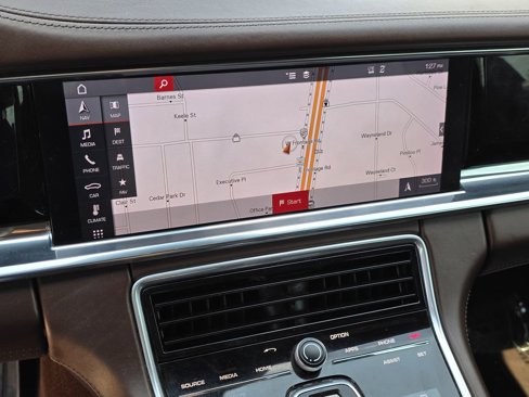 Used 2020 Porsche Panamera 4S image 18