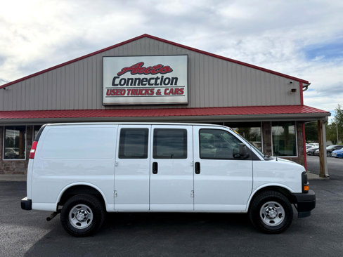 Used 2017 Chevrolet Express 2500 image 3