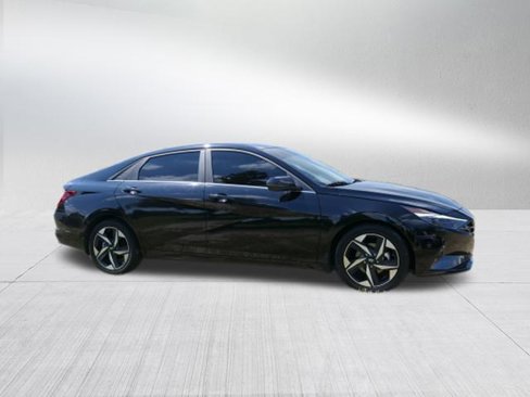 Used 2023 Hyundai Elantra Limited image 2