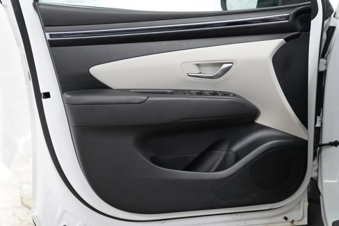 Used 2022 Hyundai Tucson SE image 16