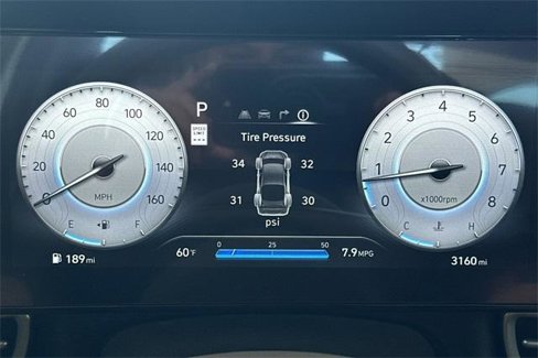 Used 2024 Hyundai Elantra SEL image 25
