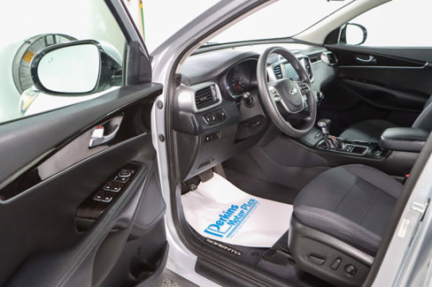 Used 2019 Kia Sorento LX image 3