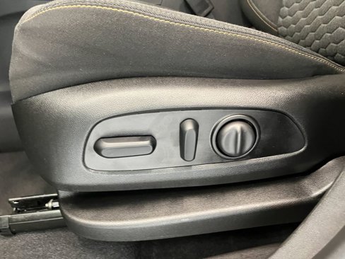 Used 2021 Chevrolet Equinox LT image 16
