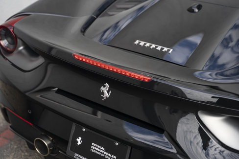 Used 2018 Ferrari 488 Spider image 13