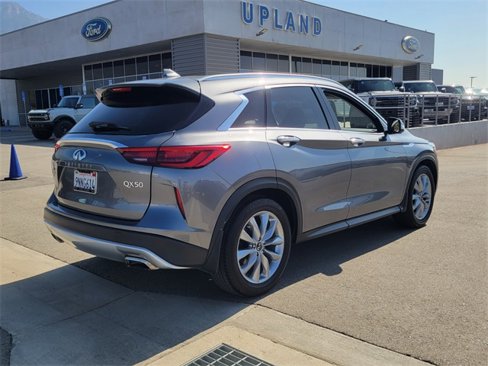 Used 2021 INFINITI QX50 Essential image 11