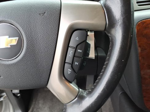 Used 2013 Chevrolet Suburban LT image 20