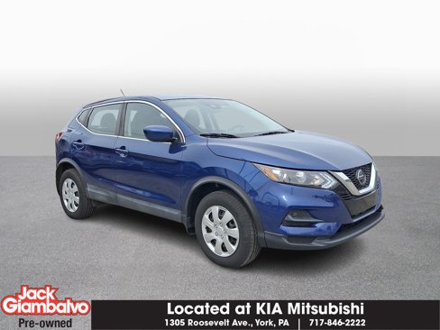 Used 2020 Nissan Rogue Sport S image 1