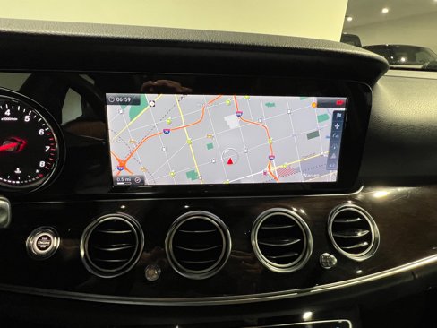 Used 2017 Mercedes-Benz E 300 4MATIC image 30