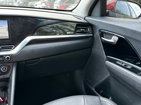 Used 2022 Kia Niro EX Premium image 10