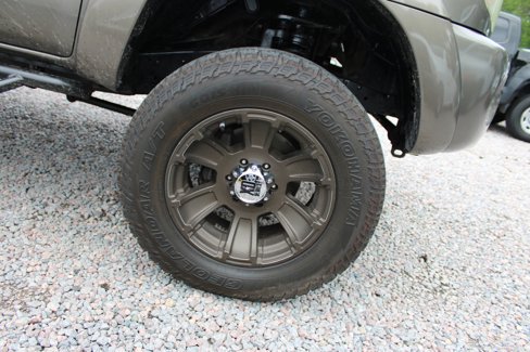 Used 2010 Toyota Tacoma 4x4 Double Cab w/ TRD Sport Pkg image 23