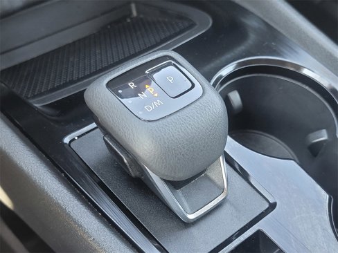 Used 2023 Nissan Rogue S image 29