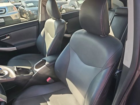 Used 2012 Toyota Prius Five image 18