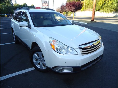 Used 2010 Subaru Outback 2.5i Premium image 4
