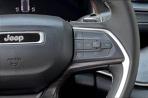 New 2025 Jeep Grand Cherokee Limited image 22