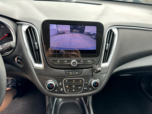 Used 2021 Chevrolet Malibu LT image 24
