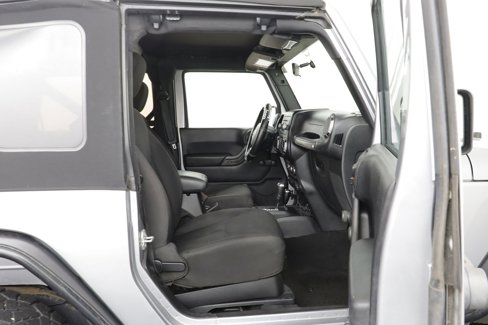 Used 2015 Jeep Wrangler Sport image 27