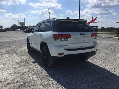 Used 2018 Jeep Grand Cherokee Laredo image 5