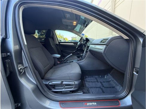 Used 2016 Volkswagen Passat 1.8T S image 12