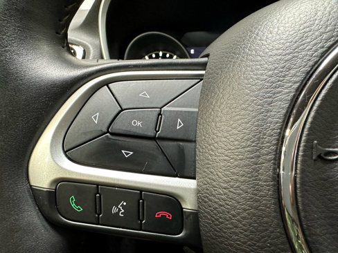 Used 2017 Jeep Compass Limited image 35