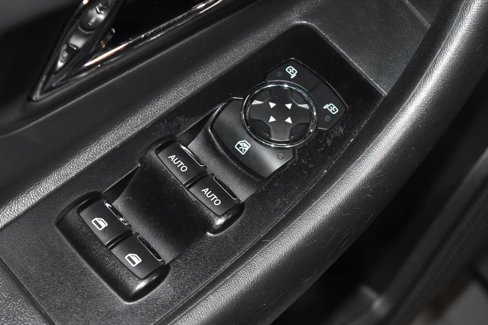 Used 2018 Ford Taurus Limited image 5