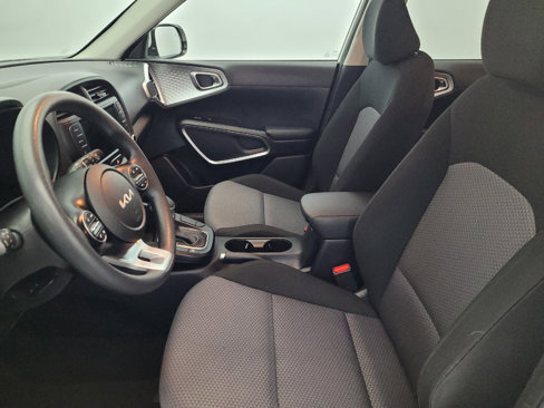 Used 2023 Kia Soul LX w/ LX Technology Package image 17