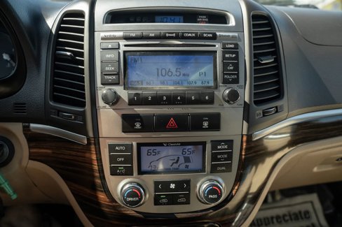 Used 2011 Hyundai Santa Fe Limited image 20