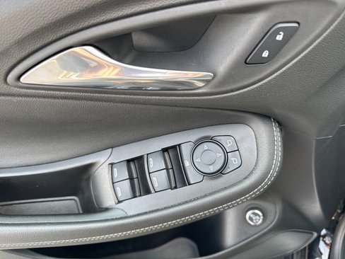 Used 2023 Buick Encore GX Select w/ Sport Touring Package image 12
