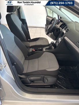 Used 2016 Volkswagen e-Golf SE image 10