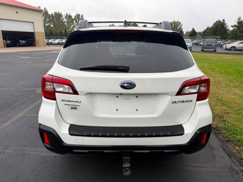 Used 2019 Subaru Outback 2.5i Premium image 2