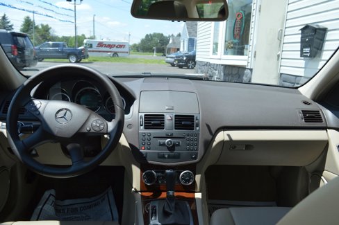 Used 2011 Mercedes-Benz C 300 4MATIC Sedan image 30